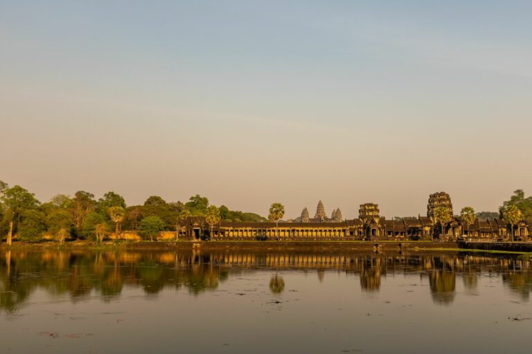 Le temple d’Angkor Wat et son reflet