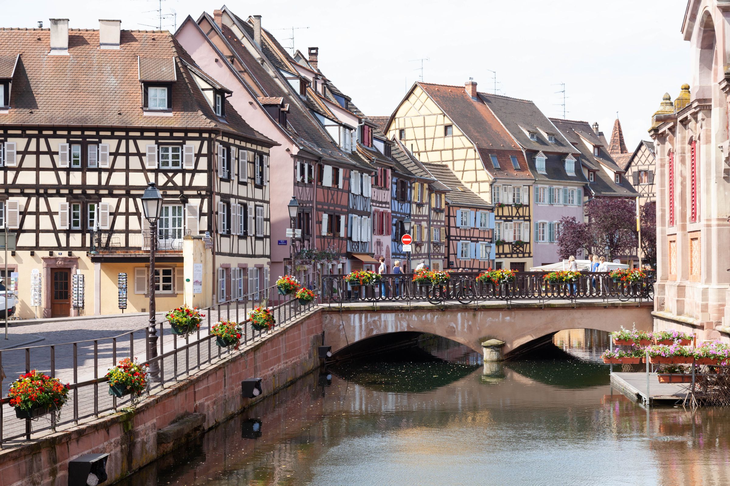 Maisons à colombages et canal à Colmar, en Alsace