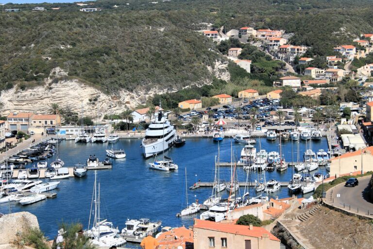 Port de plaisance en Corse