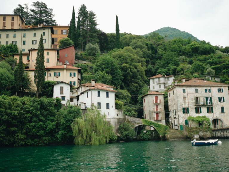 Villas au bord d’un lac italien